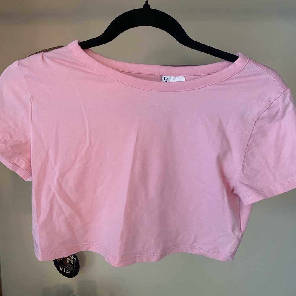 Light pink crop top, H&M brand!! Barely worn!